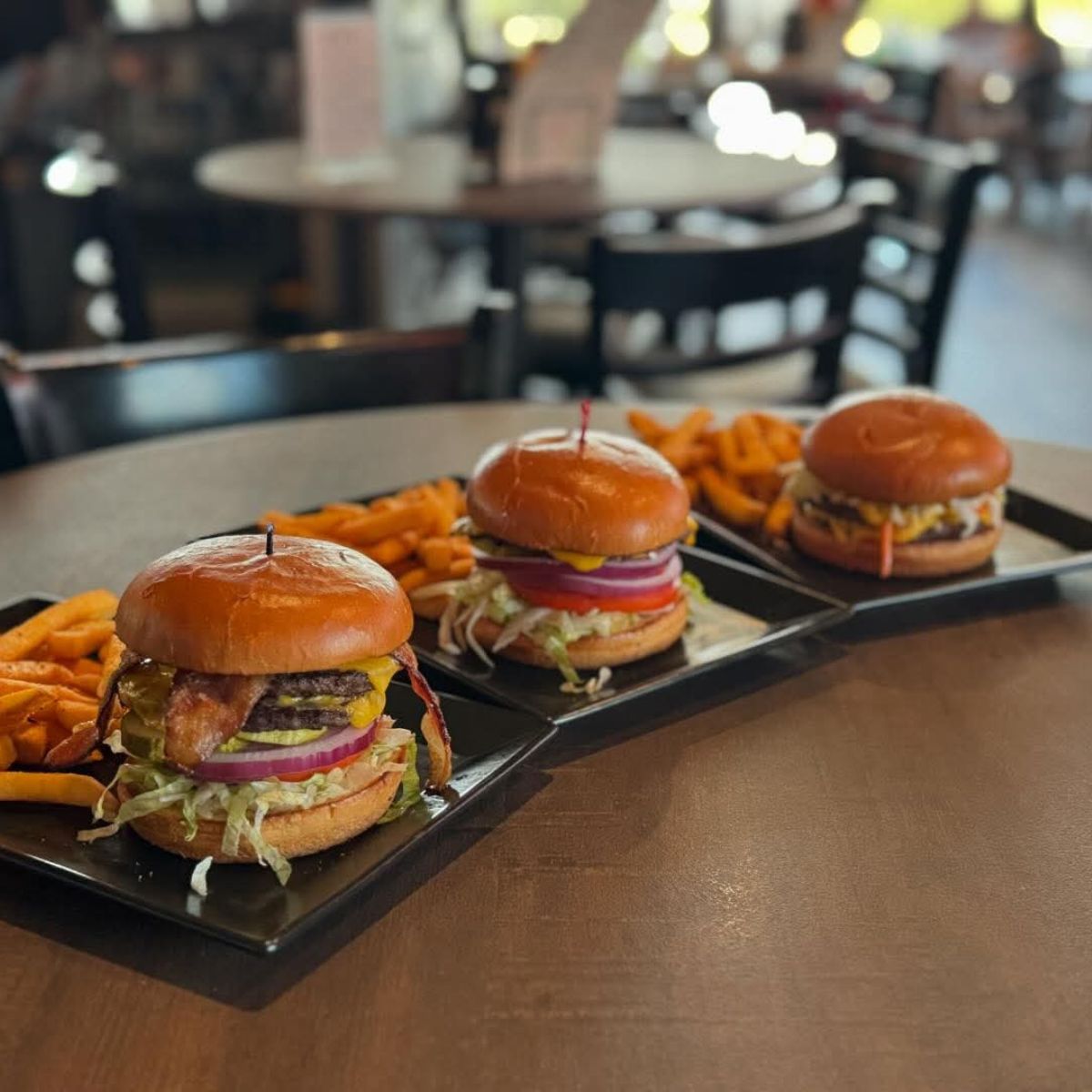 burgers in lakewood ranch